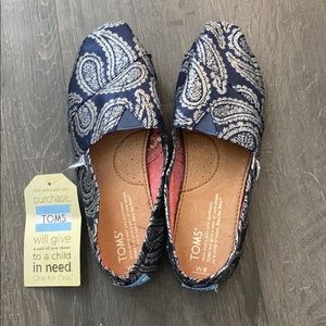 Paisley Toms
